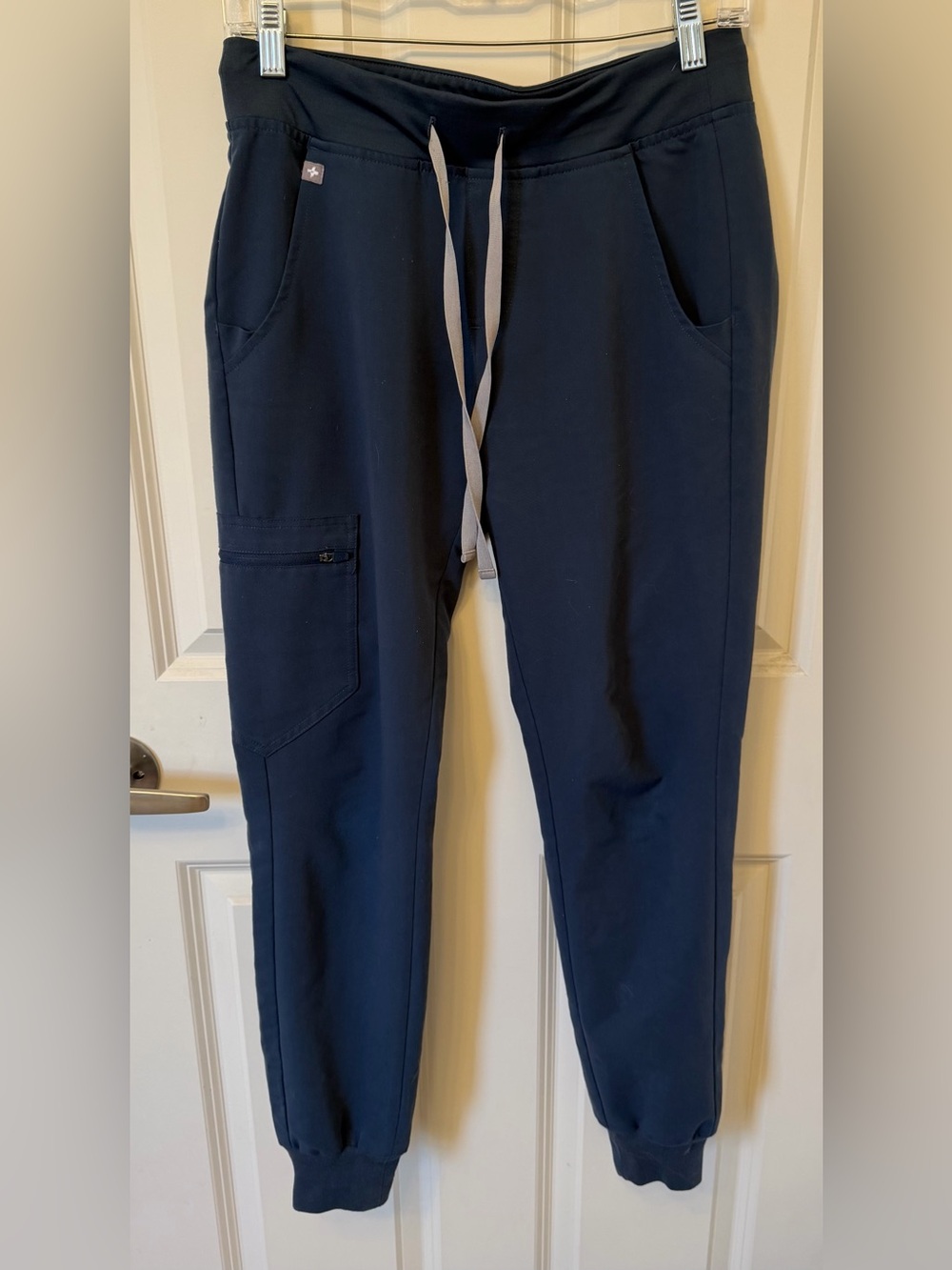 Figs Women's Zamora Jogger Scrub Bottoms, Navy, Size XS
